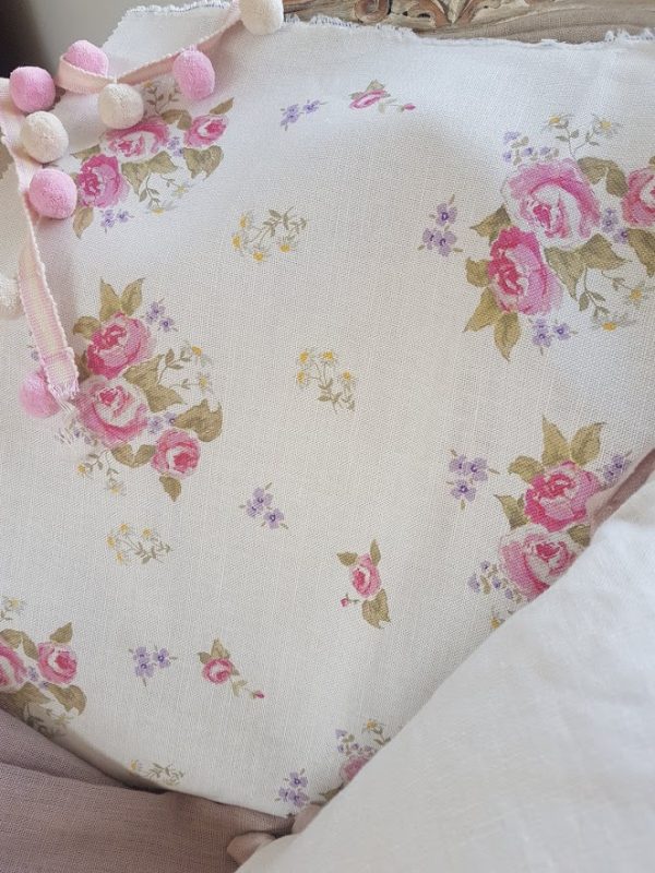 Rosabella Rose and Daisies Floral Linen Fabric.