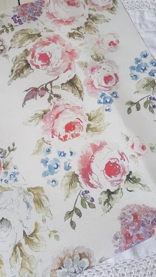 Cabbage Roses Floral Vintage Style Linen Fabric