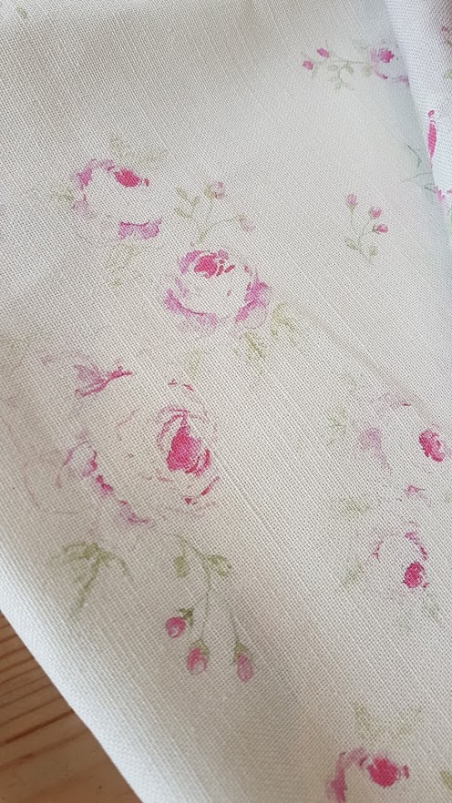 Mill on The Floss Faded Watercolour Roses on an Ivory Linen Fabric