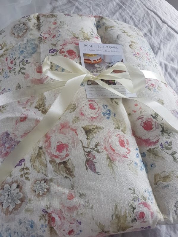 Feather Eiderdown Rose and Foxgloves Caggabe Roses Design