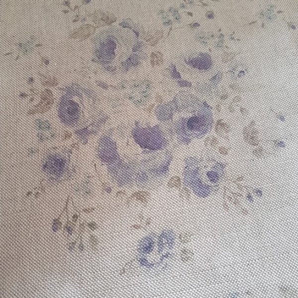 Climbing Roses in Millies Blue on Natural Linen