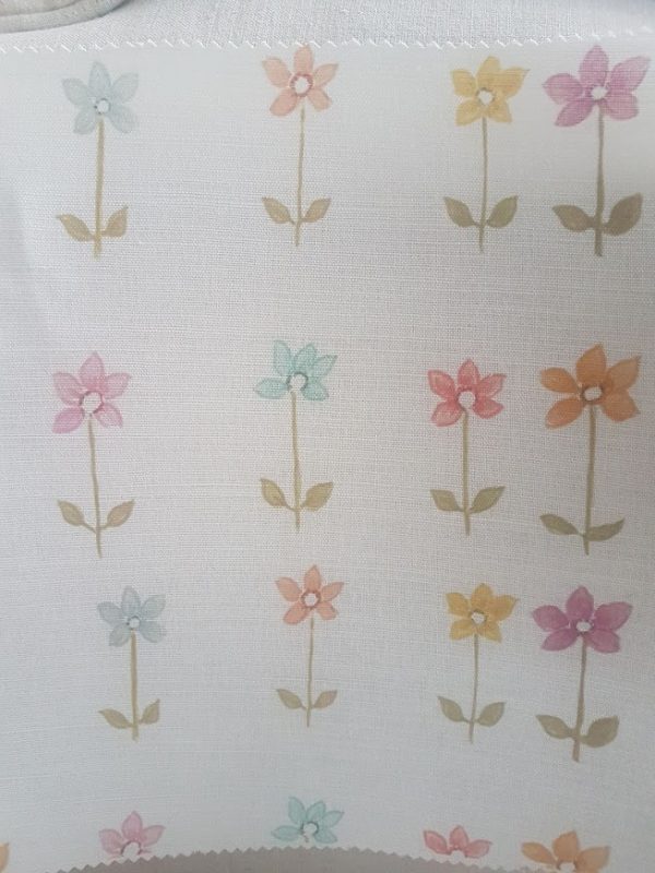 Daisies In a Row Linen Fabric