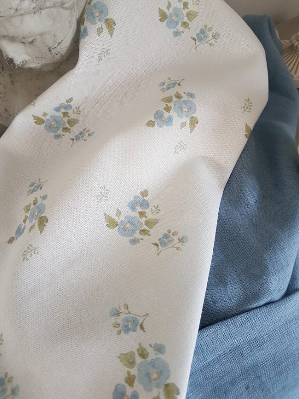 Petite Fleurs On Ivory Linen Fabric