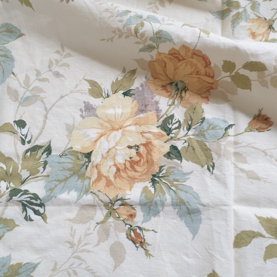 Vintage Lemon Roses Cotton Fabric Made In England 3.5 meters - Image 4