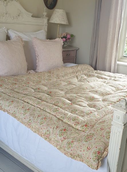 Vintage Green Roses Paisley Feather Eiderdown Pie Crust Edge, 3 Quarter Size W132 x L167cm