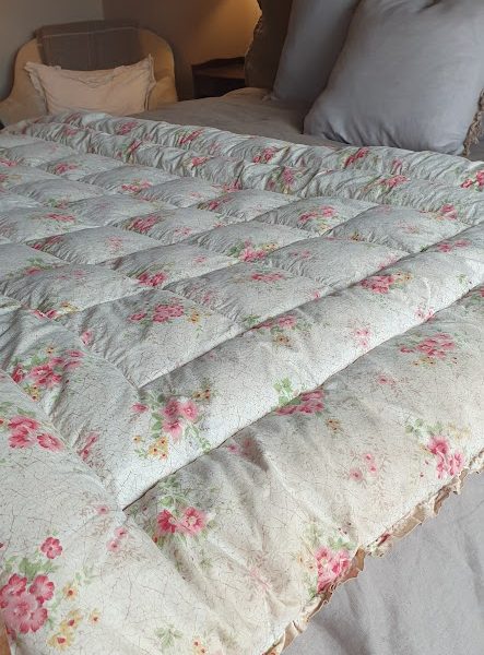 Floral Vintage Feather Eiderdown 100cm x 163cm