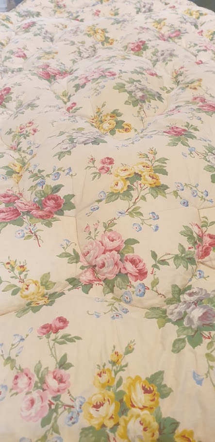 Summer Roses Vintage Feather Eiderdown 98cm x 170cm - Image 3