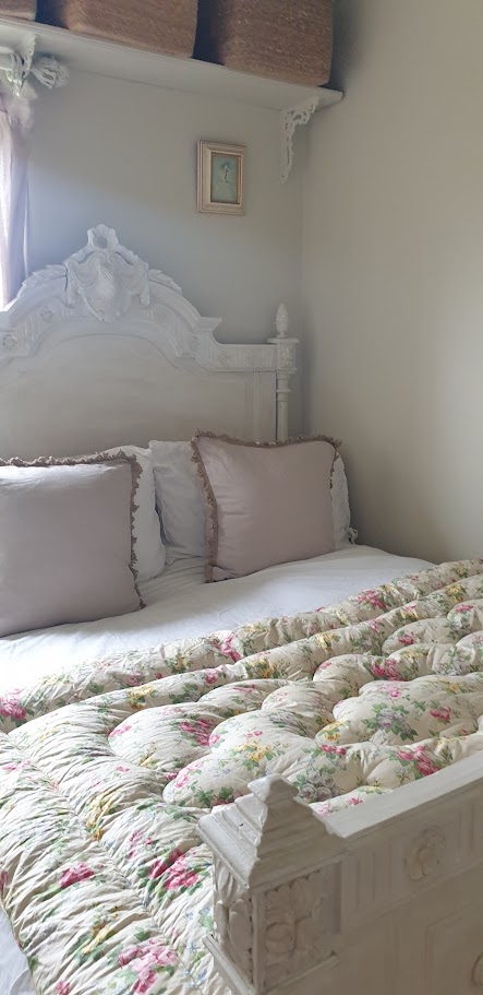 Summer Roses Vintage Feather Eiderdown 98cm x 170cm