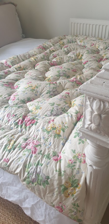 Summer Roses Vintage Feather Eiderdown 98cm x 170cm - Image 6